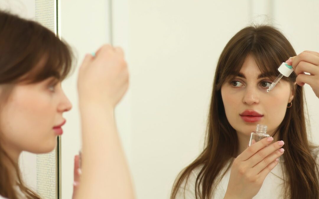 Närbild på resultatet av en professionell lashlift utförd på salong i Bålsta.